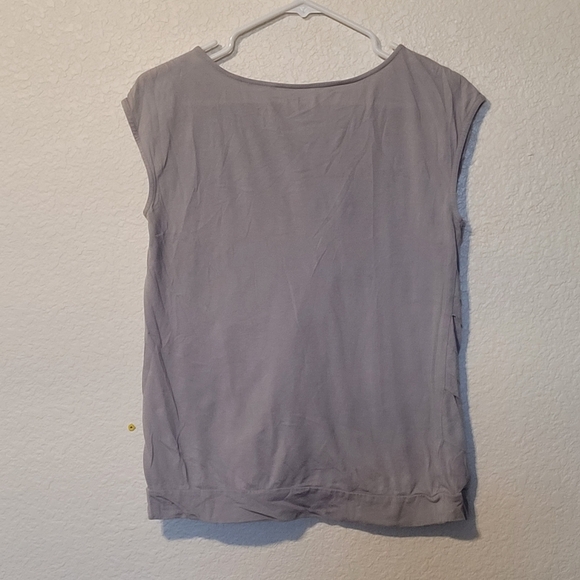 Ann Taylor Loft Gray Ruffle Sleeveless Blouse Size Small - Picture 6 of 8